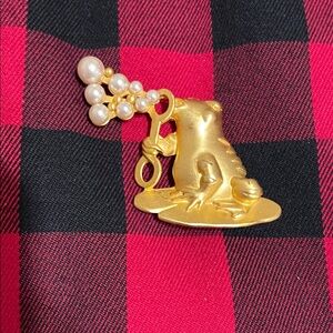 Gold Frog Brooch with Pearls